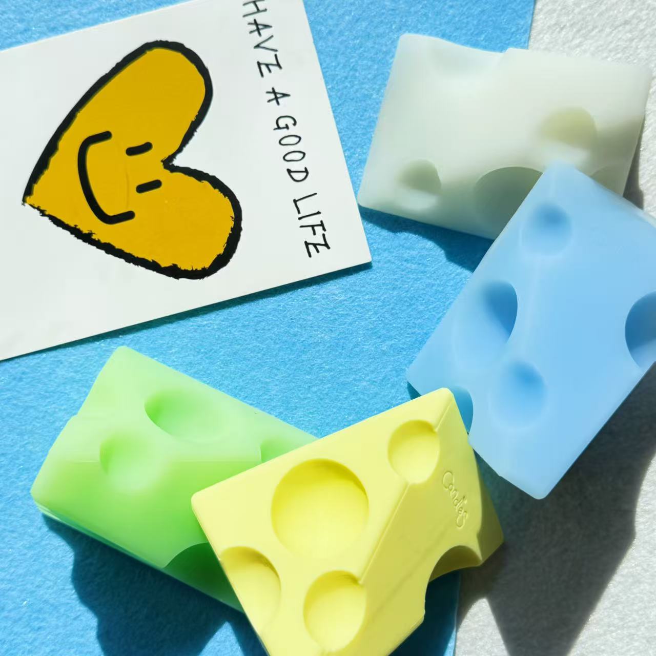 Cheese MagSafe Stand (Glow-in-the-Dark Blue)