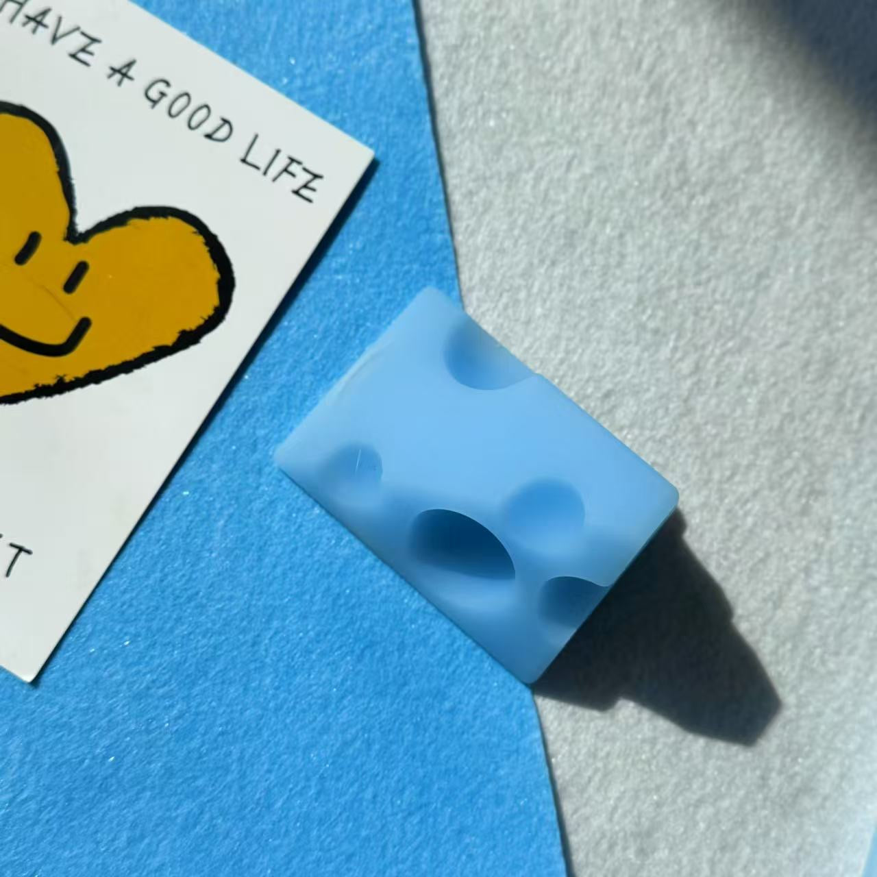 Cheese MagSafe Stand (Glow-in-the-Dark Blue)