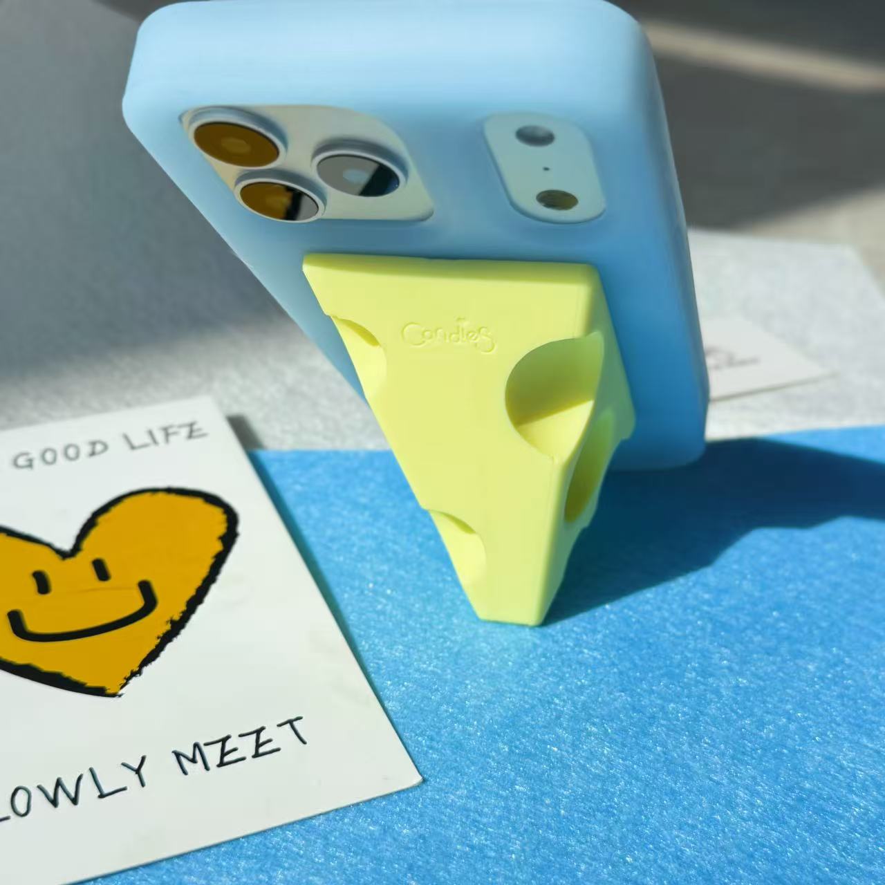 Cheese MagSafe Stand (Glow-in-the-Dark White)